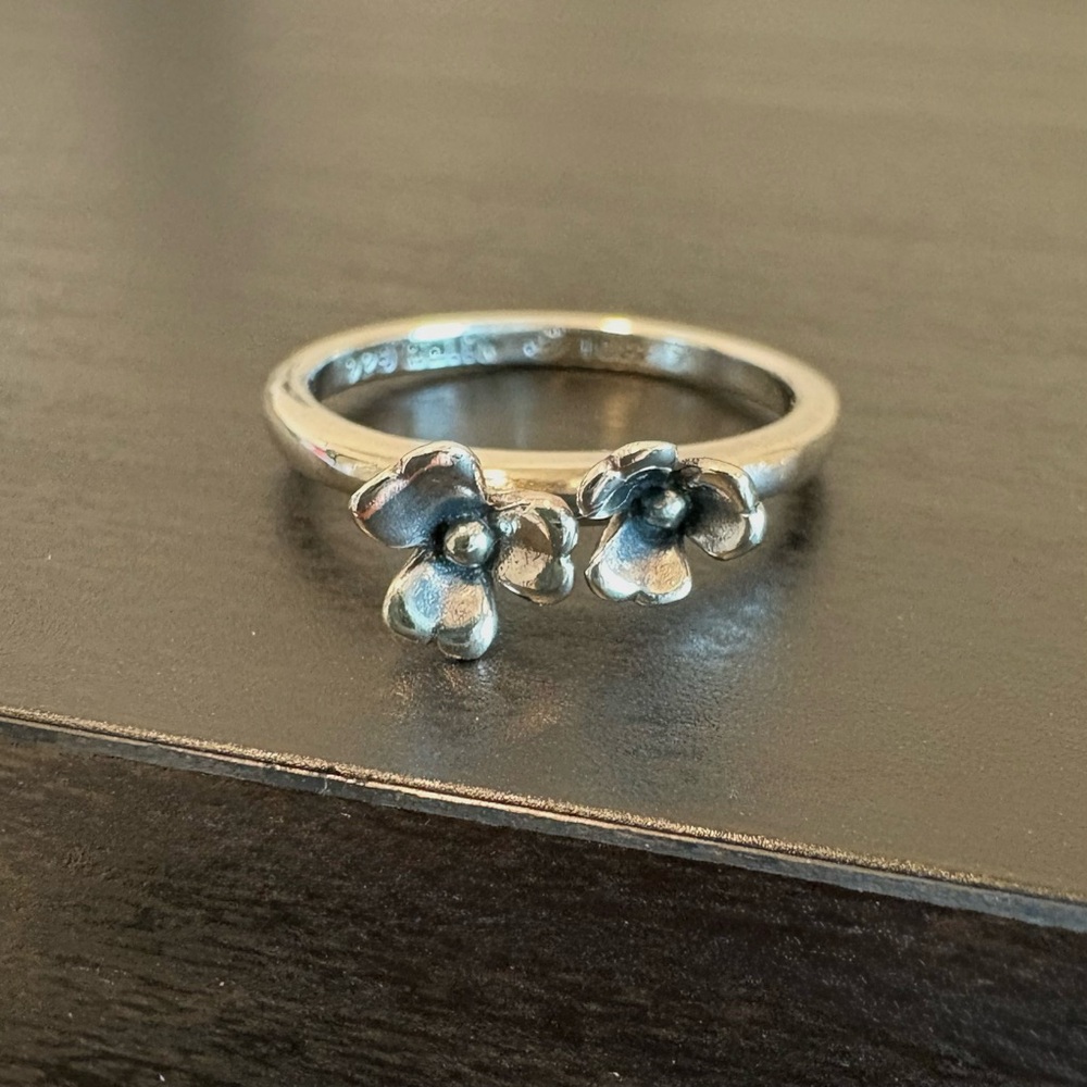 Sterling Silver Flower Stacking Ring - Picture 4 of 9
